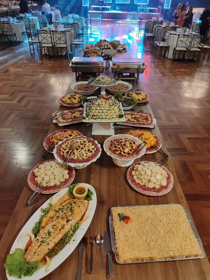 Buffet de pratos variados